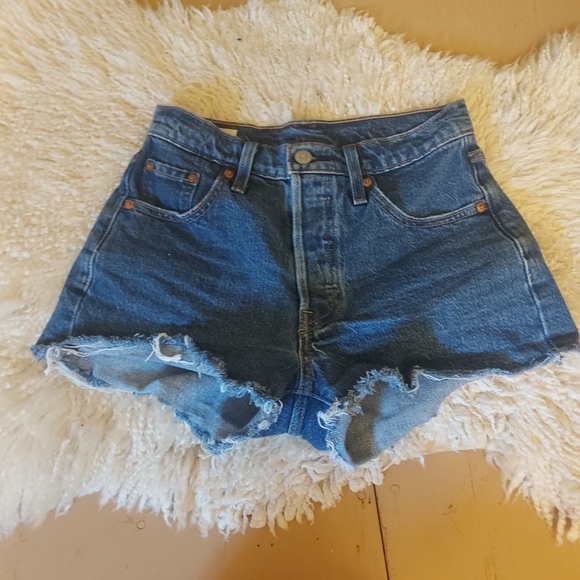 Levi 501 shorts - Picture 2 of 3